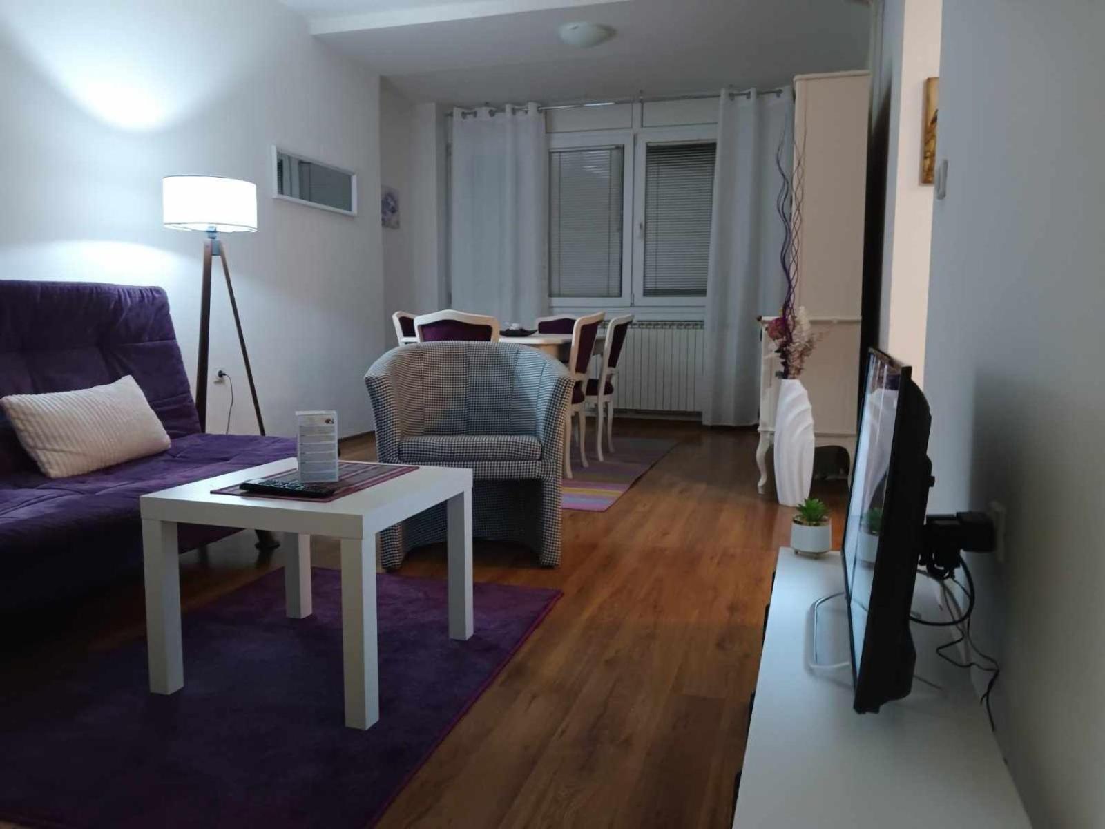 Lovely Square Apartment Purple Velvet Skopje Exteriör bild