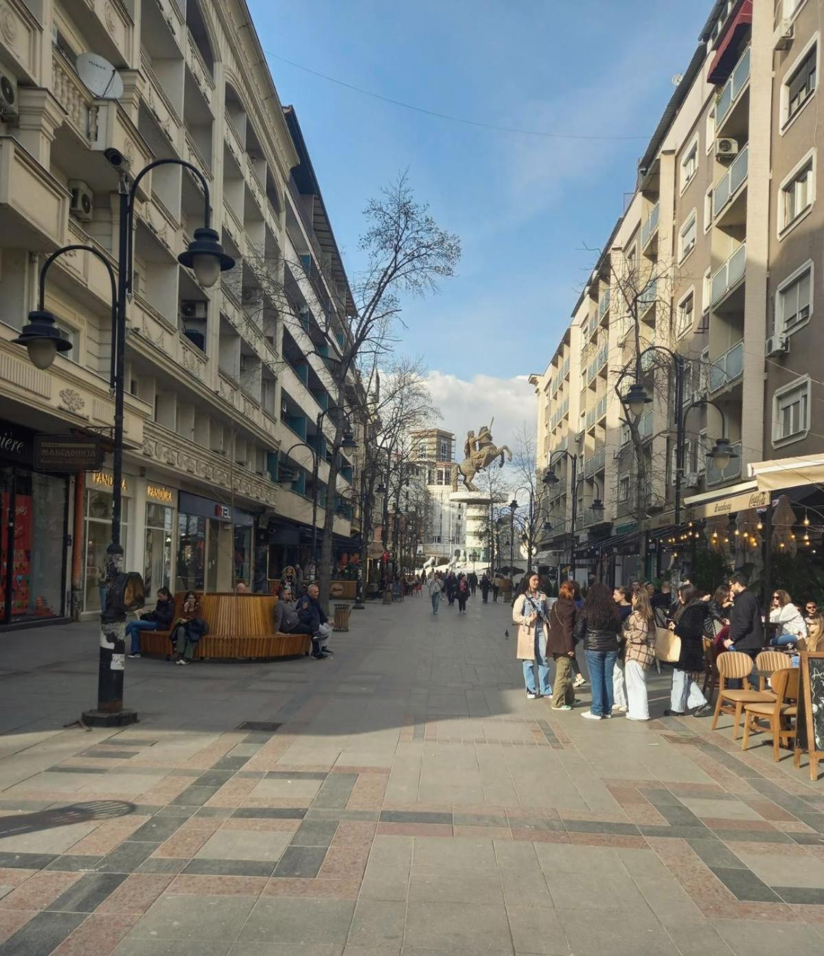 Lovely Square Apartment Purple Velvet Skopje Exteriör bild