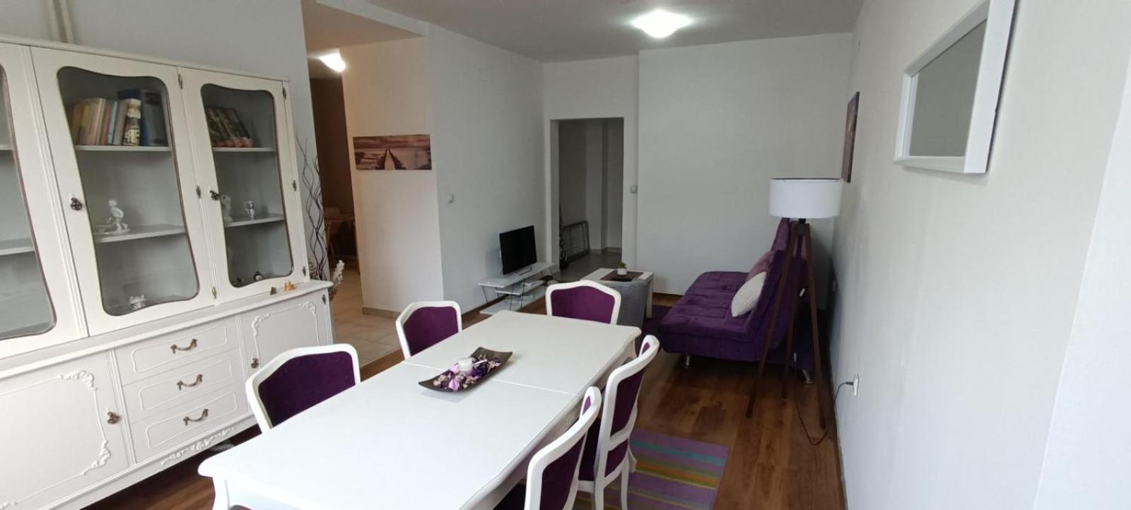 Lovely Square Apartment Purple Velvet Skopje Exteriör bild
