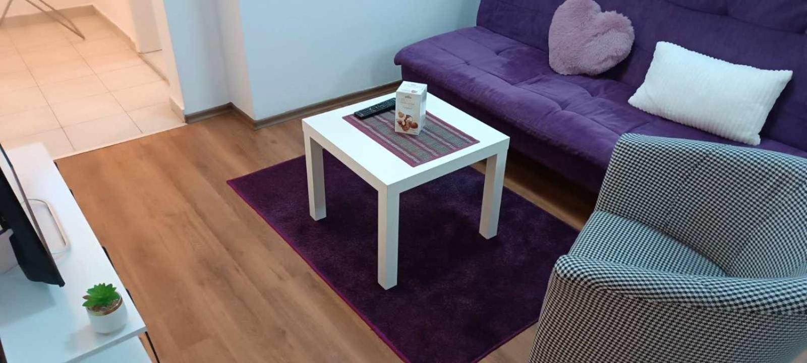 Lovely Square Apartment Purple Velvet Skopje Exteriör bild