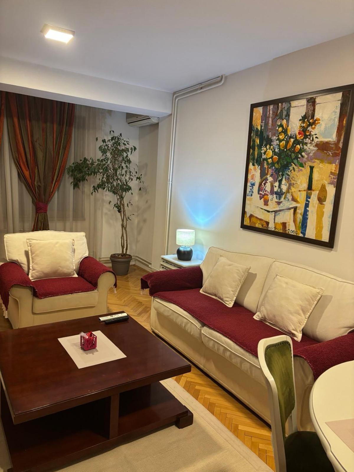 Lovely Square Apartment Purple Velvet Skopje Exteriör bild