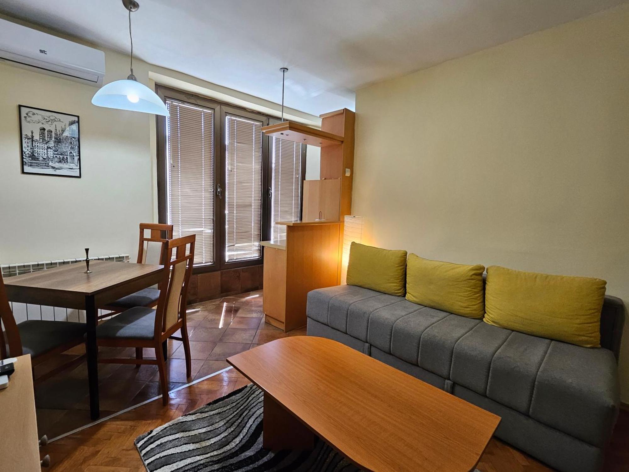 Lovely Square Apartment Purple Velvet Skopje Exteriör bild